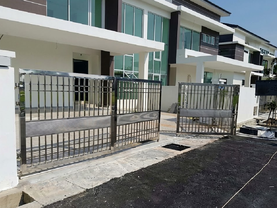 Gate and Fencing